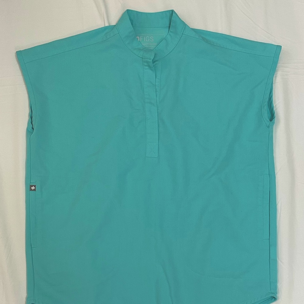 FIGS Fresh Aqua Rafaela Scrub Top XXS